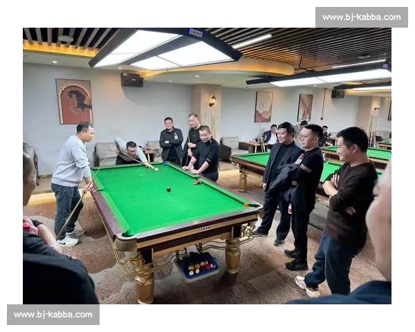 台球赛场精彩瞬间聚焦球员精准操作与激烈对决
